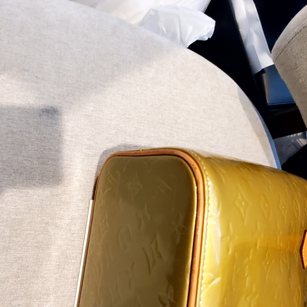 Louis Vuitton Gold  Vernis Tote - Picture 4 of 9